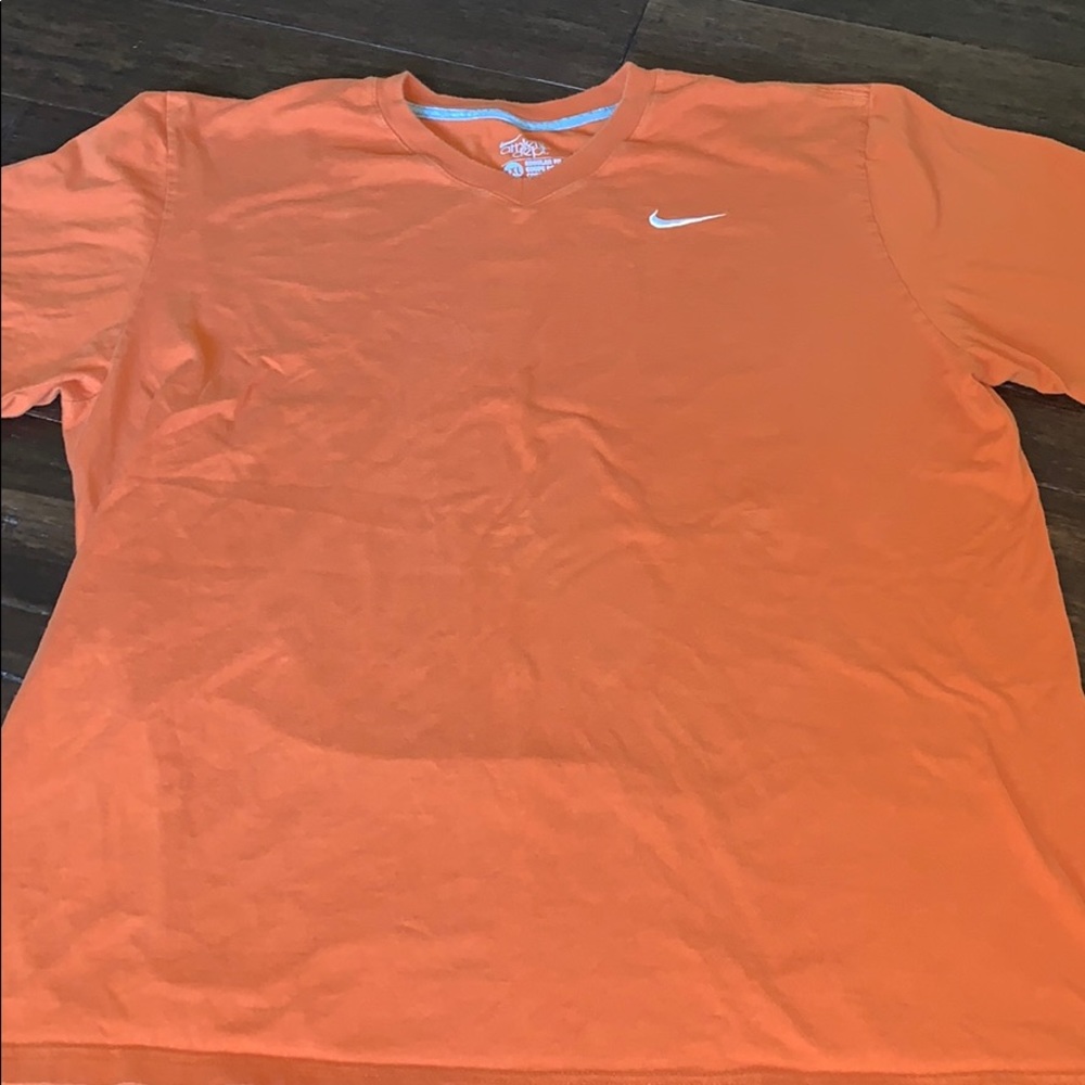 Nike Regular Fit V Neck Tee Size XXL